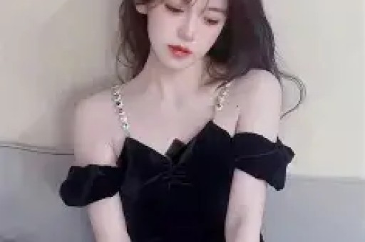 于正和朋友庆祝48岁生日董璇、古力娜扎等明星也在场